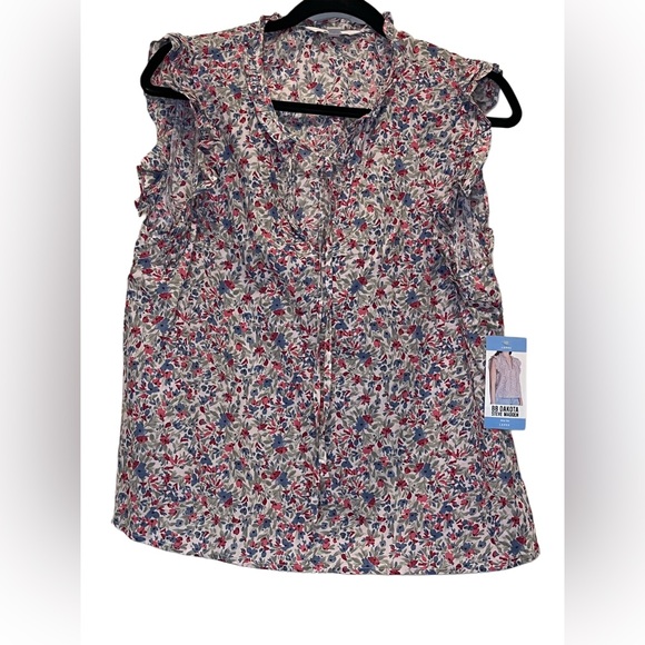 BB Dakota by Steve Madden Tops - BB Dakota by Steve Madden Floral Ruffle Cap-Sleeve Top size large